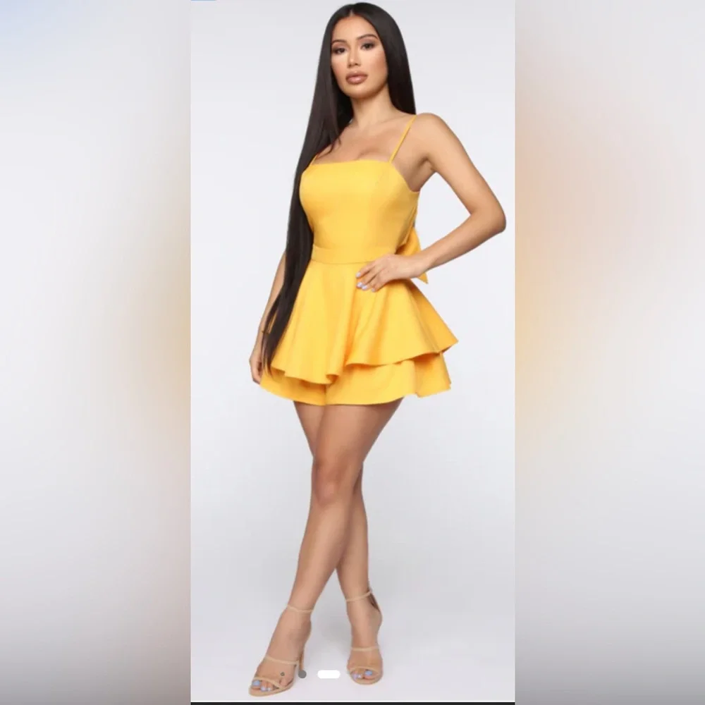 Pre-loved•Great condition• Fashion Nova• Romper• size L - Picture 2 of 7